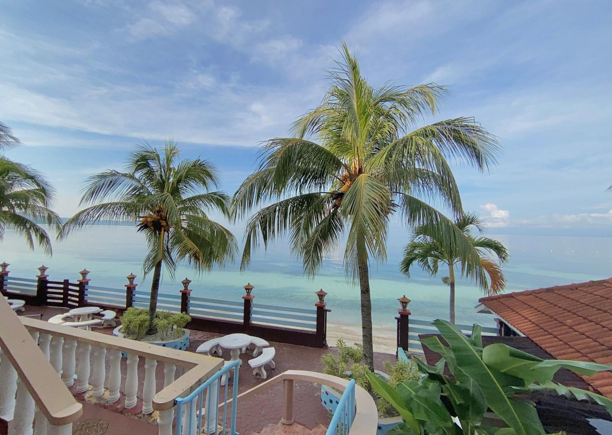 Casaroyal Beachfront Siquijor Exterior photo
