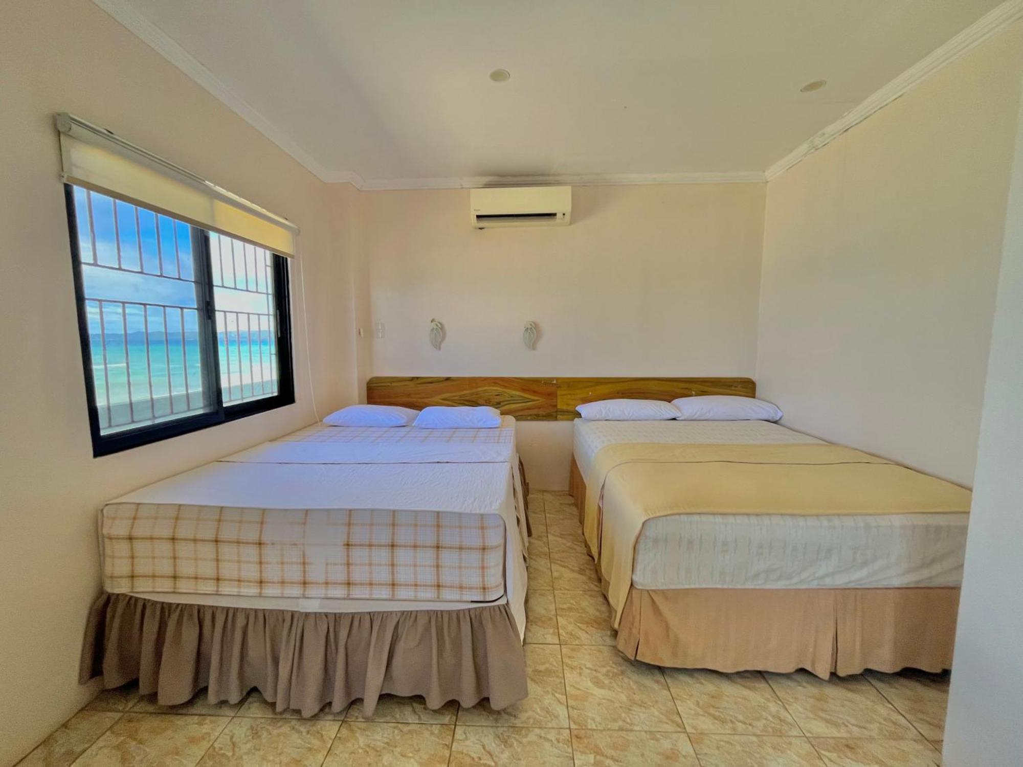 Casaroyal Beachfront Siquijor Exterior photo